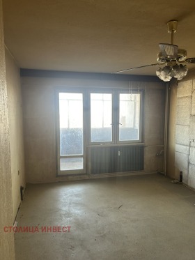 1 chambre Rodina 1, Rouse